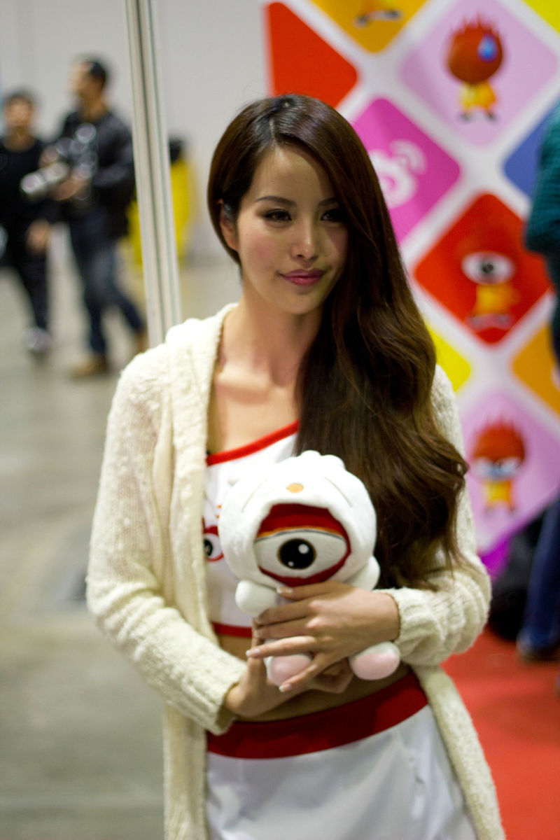 Illustration for article titled The Cosplayers and Booth Companions of the 2011 Asia Game Show